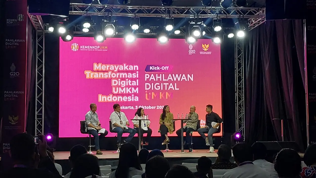 Menteri Koperasi dan UKM Teten Masduki dalam Kick-Off Pahlawan Digital UMKM di Mbloc Space, Jakarta, Senin (3/10/2022).