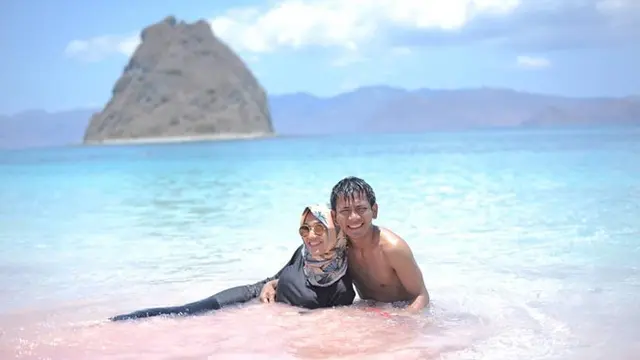 6 Potret Bulan Madu Angga Putra 'Anak Langit' dan Hafna Alliya di Labuan Bajo, Romantis