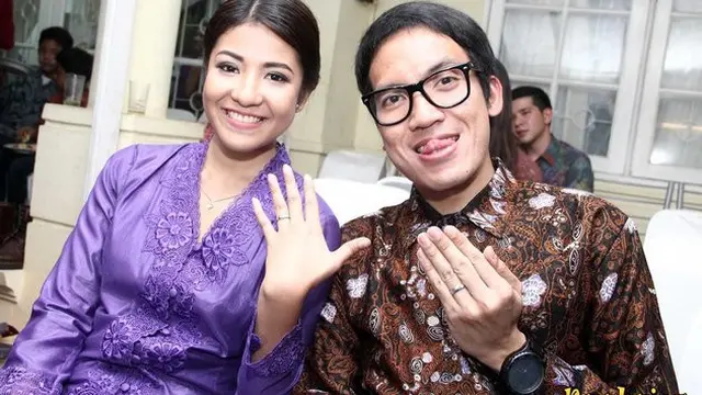 6 Potret Perjalanan Cinta Desta dan Natasha Rizky, Beda Usia 16 Tahun