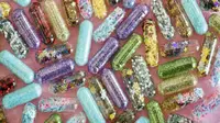 Lagi Tren Mengonsumsi Pil Glitter, Bahayakah?