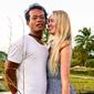 Bule asal Inggris, Polly Alexandria Robinson, yang menikah dengan lelaki Muntilan, Jawa Tengah, Karna Radheya. (dok. Instagram @pollyoddsocks/https://www.instagram.com/p/BlKs2lSA1EQ/Asnida Riani)
