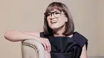 Kacamata menjadi salah satu fashion item yang tak boleh dilewatkan bagi wanita 32 tahun ini. Seperti saat sedang melakukan pemotretan ini, Chika Jessica tampil memukau dengan kacamata berlensa bening. Motif pada frame kacamata pun terlihat keren. (Liputan6.com/IG/@chikajessica88)