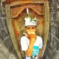 Ketika 'selfie' turut hadir dalam perayaan Tumpek Landep.