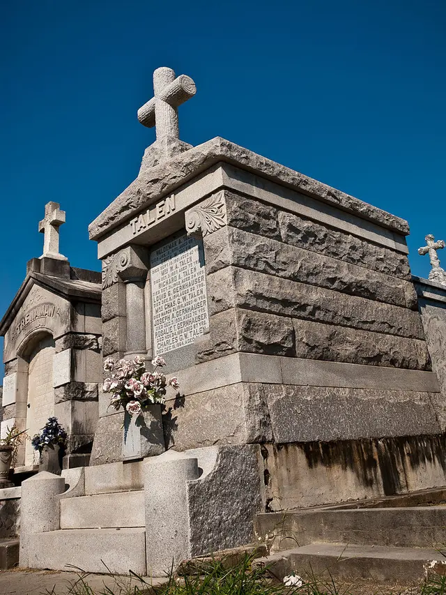 Makam St. Louis