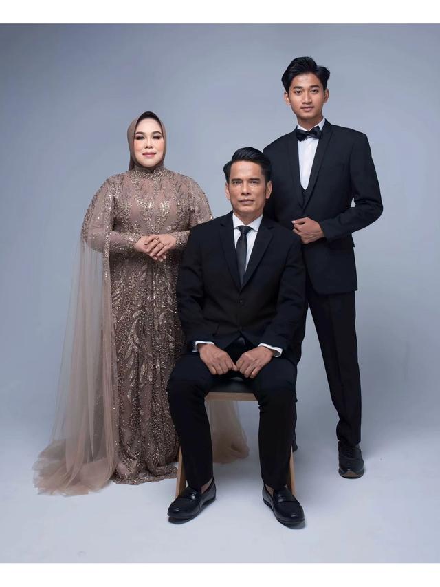 6 Potret Redi Mulyana Adik Lesti Kejora, Bak Anak Tunggal di Pemotretan Keluarga