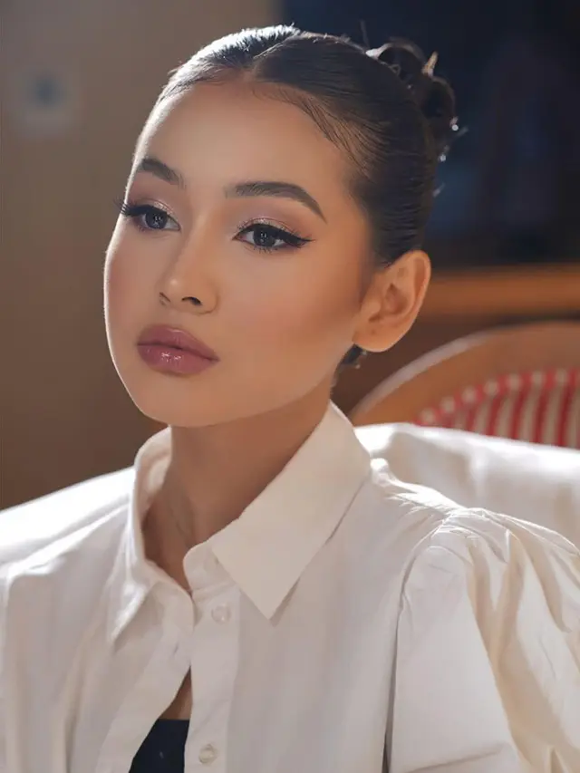 8 Pesona Memikat Sandrina Michelle di Usia 17 Tahun dengan Latina Makeup, Tampilkan Bulu Mata Lentik dan Full Lips