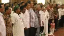 Presiden Joko Widodo saat menghadiri Halalbihalal bersama aktivis 98 di Jakarta, Minggu (16/6/2019). Dalam silaturahmi tersebut Jokowi dihadiahi jaket bertuliskan Son Of Democracy Indonesia 98 . (Liputan6.com/Angga Yuniar)