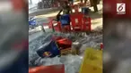 Akibat cuaca buruk yang melanda Bali, pantai Kuta pun diterjang gelombang tinggi.