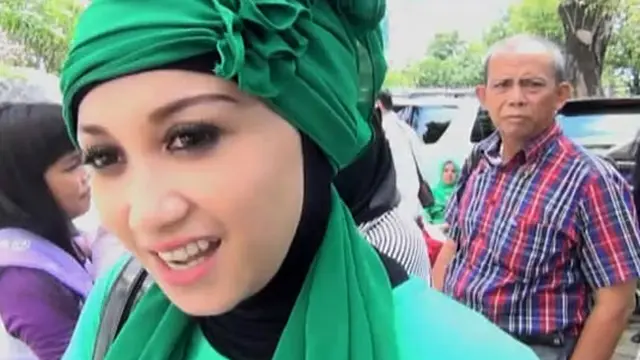 Sefti Sanustika Makin Eksis di Dunia Hiburan