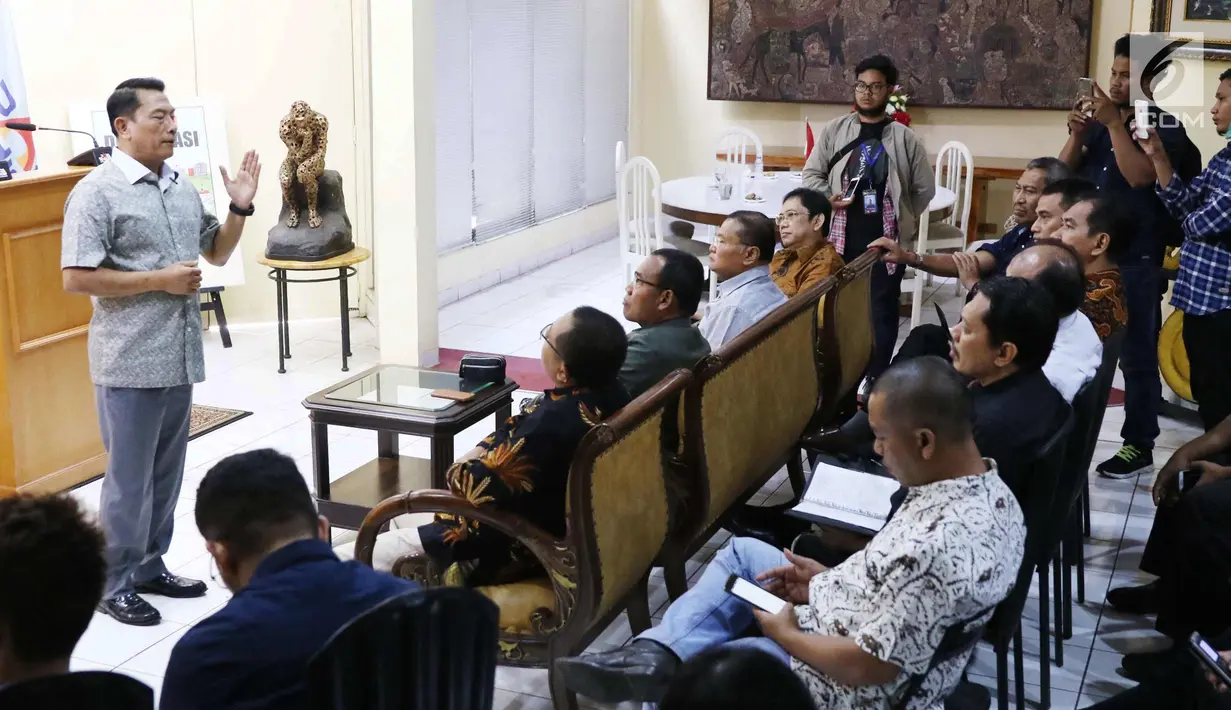 Suasana kuliah umum oleh Panglima TNI Jenderal (Purn) Moeldoko di Jakarta, Rabu (4/10). Kuliah umum inibertajuk "Membaca Indonesia: TNI dan Politik Negara". (Liputan6.com/Angga Yuniar)
