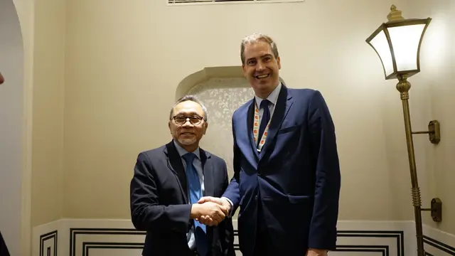 Menteri Perdagangan Zulkifli Hasan bertemu Menteri Perdagangan, Daya Tarik Ekonomi, dan Warga Negara Prancis di Luar Negeri Olivier Becht di sela Trade and Investment Ministerial Meeting G20 di Jaipur, India. (Dok Kemendag)