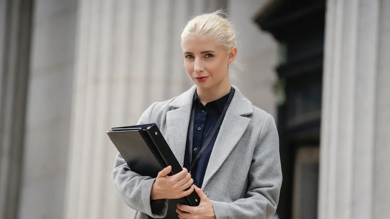 4 Tips Berpenampilan yang Nyaman dan Stylish saat Kembali WFO