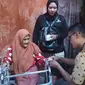 Kemensos berikan bantuan perbaikan rumah dan wirausaha bagi keluarga renta di Kota Sukabumi, (Liputan6.com/Istimewa).