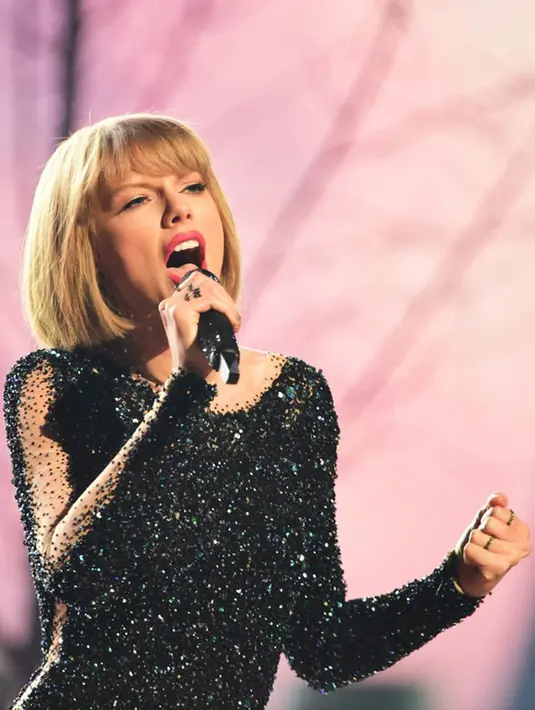“Aku tidak ingin Taylor membayangkan ini selama hidupnya. Aku pun berhaarap agar foto-foto tersebut segera hilang,” ungkap Amanda Swift. (AFP/Robyn Beck)