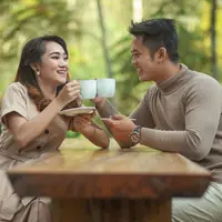 ilustrasi pasangan cinta/FremzEfrem/Shutterstock