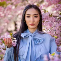 ilustrasi perempuan cantik serius/Tatiana Diuvbanova/Shutterstock