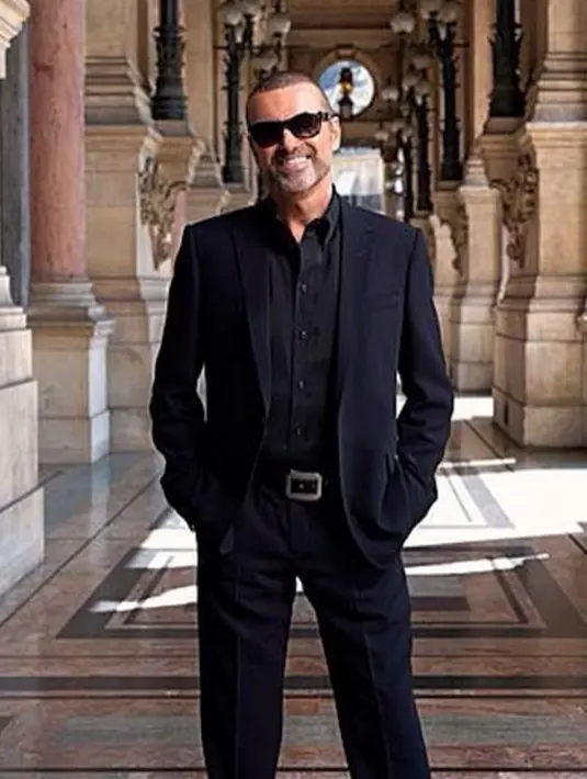 “Dengan rasa duka, kami umumkan anak, saudara laki-laki dan teman terkasih George meninggal dunia dengan damai di kediamannya pada hari Natal,” ucap sumber dilansir Mirror.co.uk. (Instagram/georgemichael)