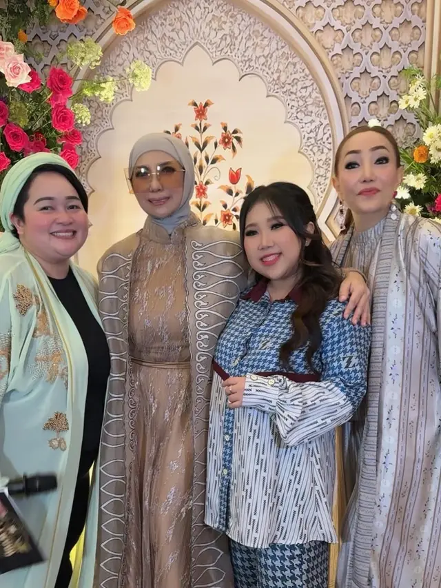 6 Potret Artis Buka Puasa di Rumah Drg. Devya, Ada Krisdayanti hingga Kiky Saputri