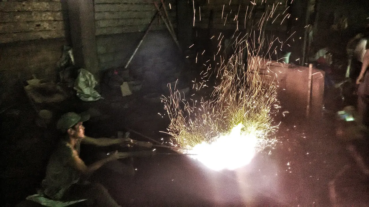 Proses peleburan tembaga, perunggu, dan timah