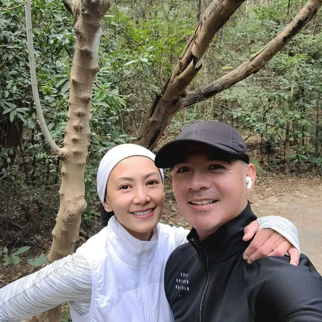 6 Potret Mesra Susan Bachtiar dan Suami, Awet Muda di Usia 48 Tahun