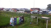 Toilet Dadakan Ini Laris Dikunjungi Pemudik