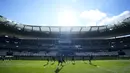 Para pemain Liverpool berlatih di Stade de France, Saint Denis, Prancis, 27 Mei 2022. Liverpool dan Real Madrid membuat persiapan terakhir mereka sebelum saling berhadapan dalam pertandingan sepak bola final Liga Champions. (AP Photo/Frank Augstein)