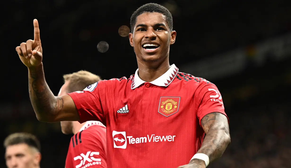 Manchester United baru saja memperpanjang kontrak 4 pemainnya selama setahun, di mana keempatnya sama-sama akan berakhir durasi kontraknya di akhir musim 2022/2023 alias 6 bulan ke depan. Guna menyiasati keempatnya tak meninggalkan Old Trafford secara gratis, Setan Merah secara otomatis memperpanjang kontrak mereka hingga setahun ke depan hingga akhir musim 2023/2024 karena keempatnya memang mempunyai opsi tersebut dalam klausul kontrak mereka. Berikut daftar keempat pemain tersebut. (AFP/Oli Scarff)