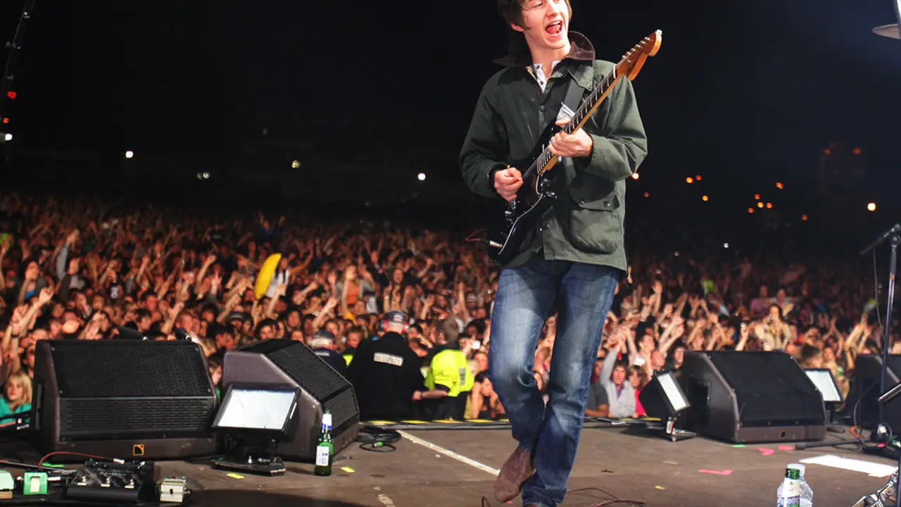 [Bintang] Editor Says: Nge-gigs, Salah Satu Cara Agar Tetap Waras