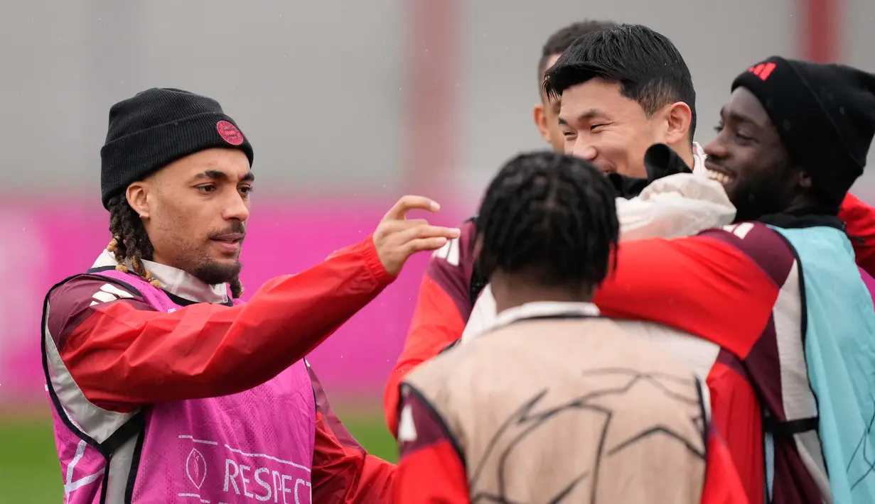Pada matchday 7, Bayern mengalami kekalahan telak 0-3 dari Feyenoord. (AP Photo/Matthias Schrader)