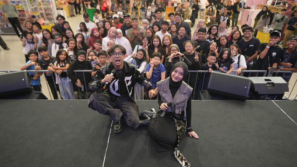 MikkyZia Happy Jalani Debut Internasional, Dapat Sambutan Meriah Tampil di Singapura