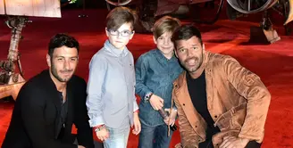 Jwan Yosef dan Ricky Martin miliki dua anak angkat yakni Matteo dan Valentino pada tahun 2016. (Just Jared)