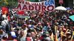 Pendukung mantan Presiden Venezuela, Nicolas Maduro, saat menggelar aksi unjuk rasa di Caracas pada Minggu 4 Januari 2026. Sehari setelah penangkapan oleh pasukan Amerika Serikat (AS), pendukung Presiden Venezuela, Nicolas Maduro, menggelar aksi unjuk rasa di Caracas. (Juan BARRETO/AFP)
