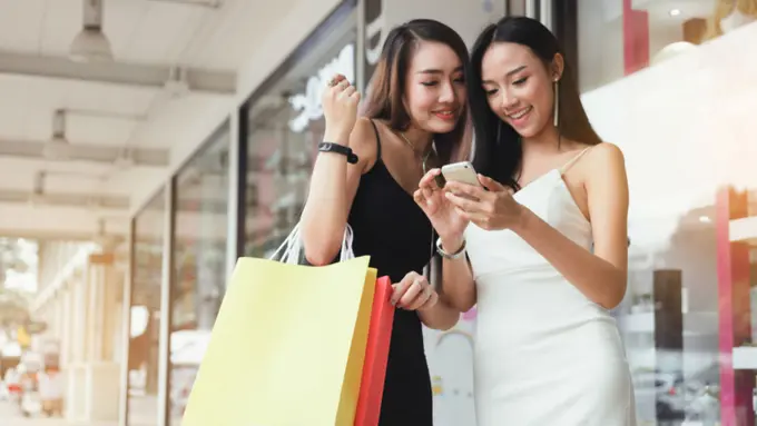 3 Hal yang Bisa Kamu Lakukan Sambil Berbelanja