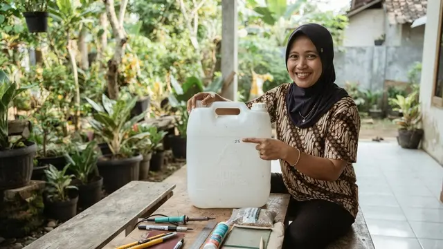 Cara Membuat Akuarium Outdoor dari Jeriken Bekas