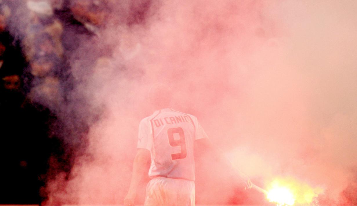 Paolo Di Canio memulai kariernya di Serie A bersama Lazio di tahun 1985. Striker asal Italia itu kemudian memutuskan hengkang ke Juventus pada tahun 1990. (Foto: AFP/Paolo Cocco)