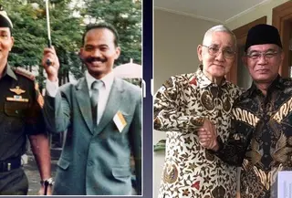 Muhadjir Effendy Payungi Panglima ABRI Try Sutrisno. (Liputan6.com/dokumen pribadi Muhadjir Effendy)