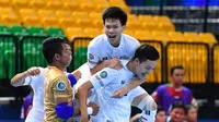 Selebrasi para pemain Thailand usai mengalahkan timnas futsal Indonesia di semifinal Piala Asia Futsal U-20 2017. (AFC)