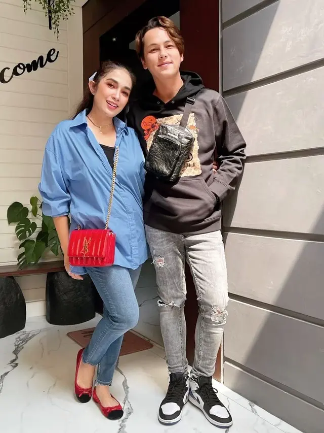Ussy Sulistiawaty dan Andhika Pratama. (Foto: Instagram @andhiiikapratama)