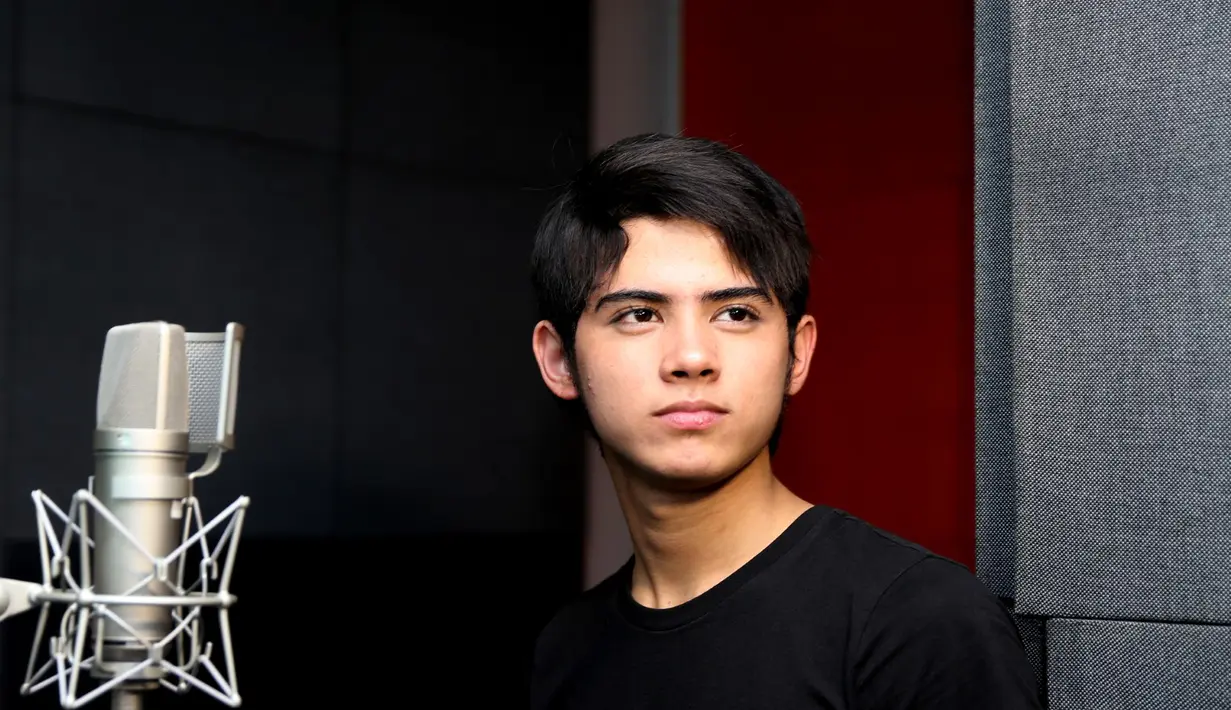 Dimana Aliando tampil, Prilly selalu hadir menemani atau setidaknya ada di dekatnya. (Andy Masela/Bintang.com)