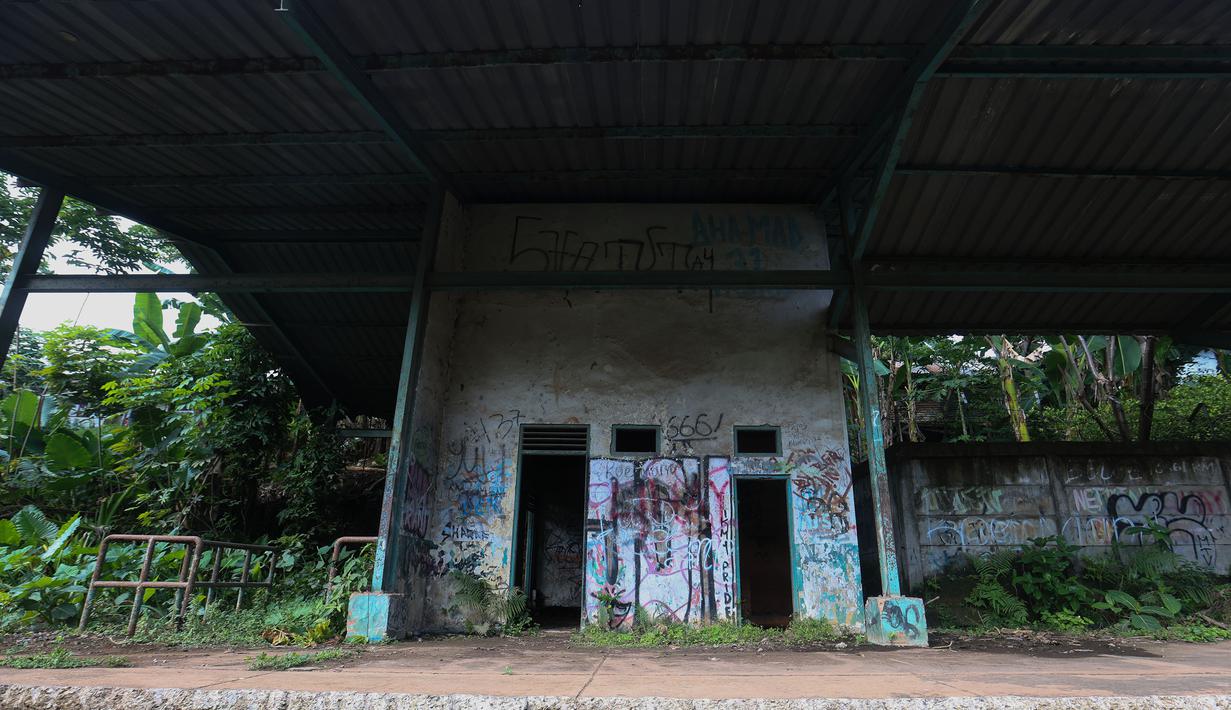Proyek ini merupakan bagian dari pengembangan jalur Citayam–Nambo, menyusul reaktivasi Stasiun Pondok Rajeg nan telah beraksi kembali pada Oktober 2024. Tampak dalam foto, suasana dan kondisi Stasiun Gunung Putri (GPI) Kabupaten Bogor, Jawa Barat, Rabu 22 April 2026. (Kapanlagi.com/Budy Santoso)