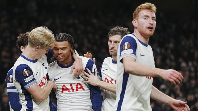 Pemain Tottenham merayakan gol pada laga Liga Europa 2024/2025 (c) AP Photo/Dave Shopland