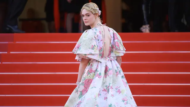 Cantiknya Elle Fanning di Karpet Merah Festival Film Cannes