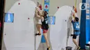 Atlet panjat tebing bersaing dalam babak kualifikasi Kejuaraan Dunia Panjat Tebing IFSC 2023 di kawasan Gelora Bung Karno, Jakarta, Sabtu (6/5/2023). (Liputan6.com/Faizal Fanani)