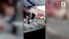 Sebuah pesta pernikahan di Desa Ludhiana, Punjab, India berujung ricuh karena kehabisan makanan. Para tamu saling melemparkan barang yang ada di depan mereka.