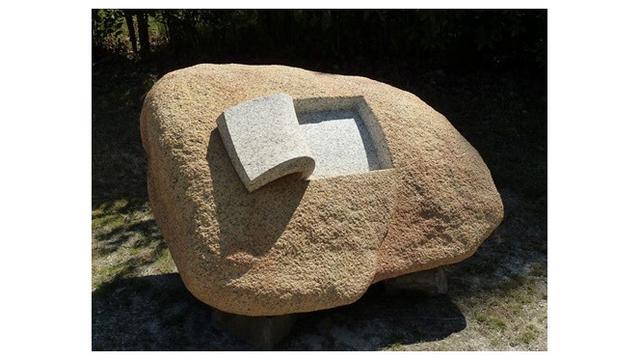 <span>Bentuk Batu Unik. (Sumber: Brightside)</span>