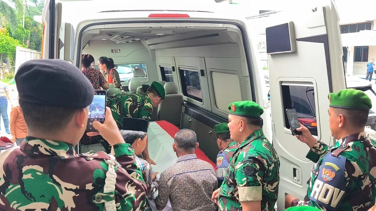 Jenazah Ryamizard Ryacudu Diberangkatkan dari RSPAD ke Cikeas