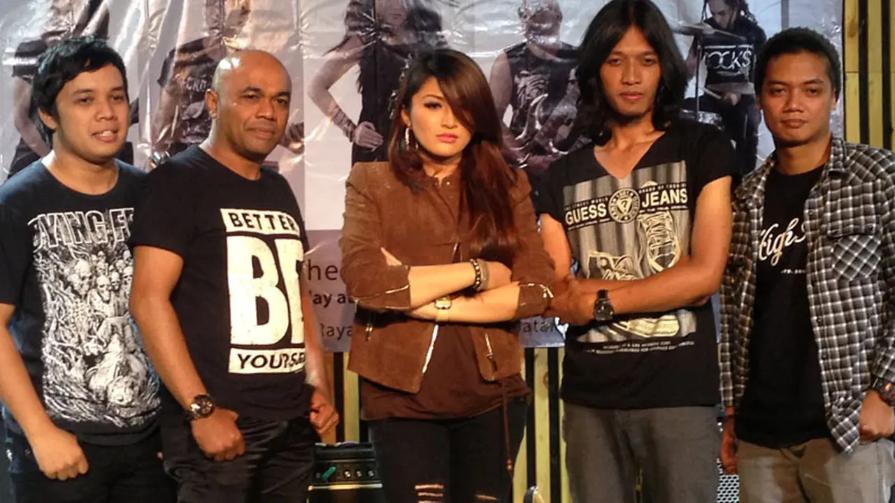 Vokalis MR TV, Mulan Jameela Banget