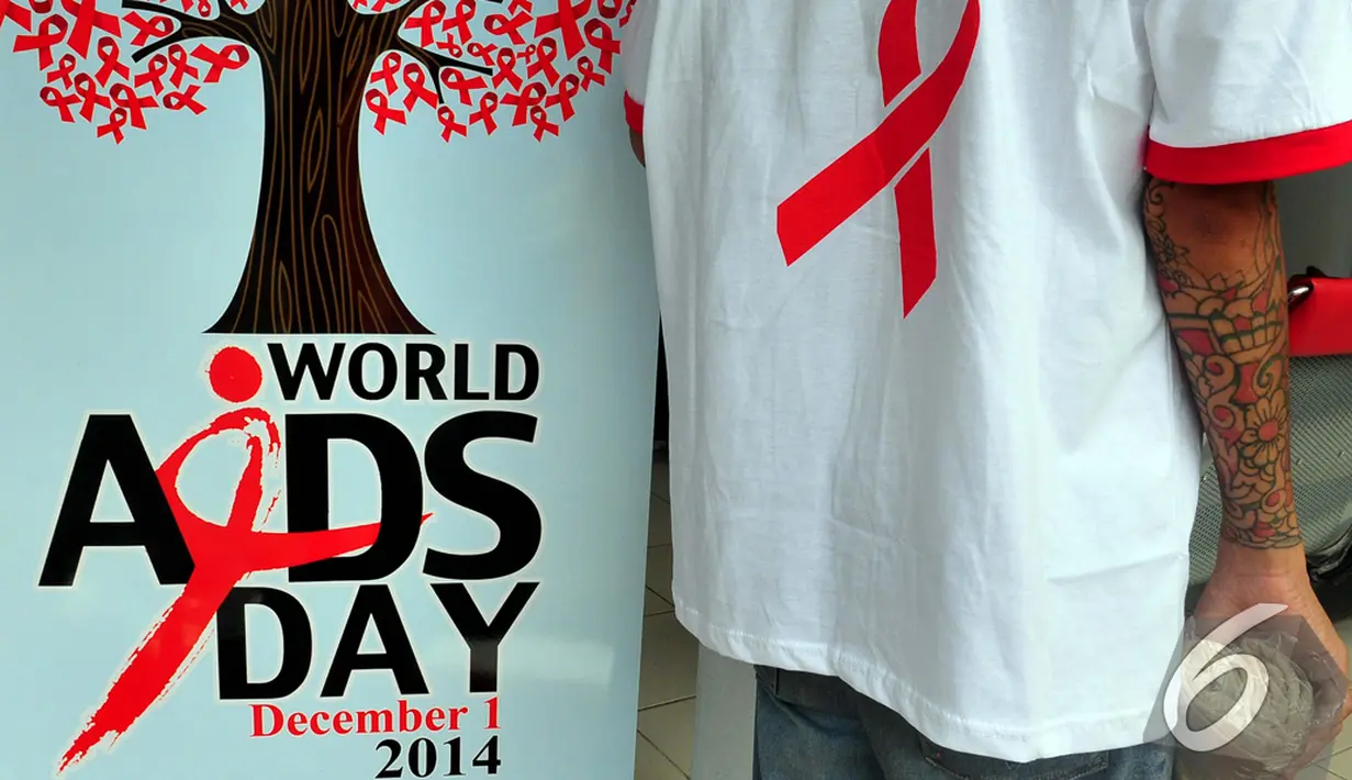 Warga binaan Lapas Narkotika Kelas IIA Jakarta memperingati Hari AIDS/HIV sedunia, Jakarta, Senin (1/12/2014). (Liputan6.com/Johan Tallo)