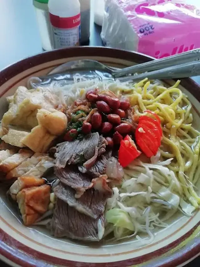 Bakmi Toprak & Brambang Asem Mbah Sar