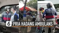 Pengendara motor menghadang ambulans yang sedang membawa pasien. Diduga karena motornya tersenggol mobil ambulans.